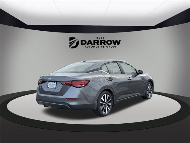 Nissan Sentra Vehicle Full-screen Gallery Image 5