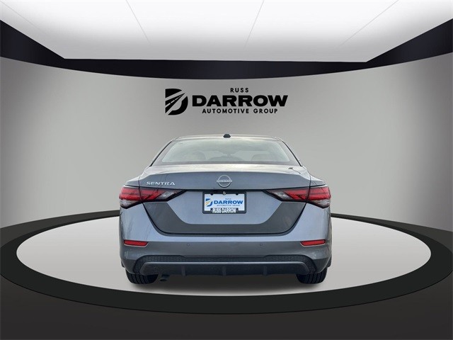 Nissan Sentra Vehicle Full-screen Gallery Image 6