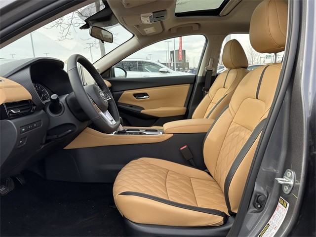 Nissan Sentra Vehicle Full-screen Gallery Image 13