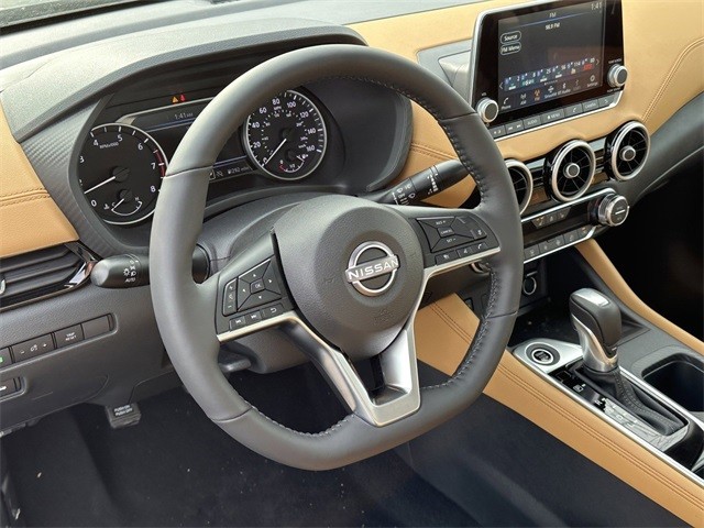 Nissan Sentra Vehicle Full-screen Gallery Image 14