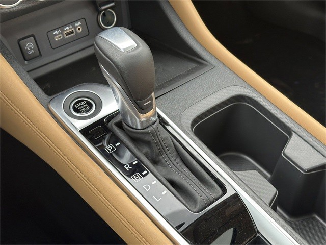 Nissan Sentra Vehicle Full-screen Gallery Image 21