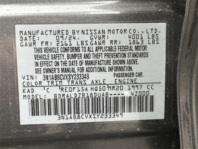 Nissan Sentra Vehicle Full-screen Gallery Image 32