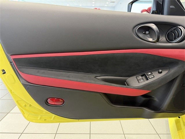 Nissan Z Vehicle Full-screen Gallery Image 7