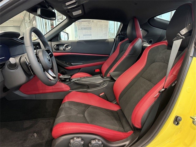 Nissan Z Vehicle Full-screen Gallery Image 8