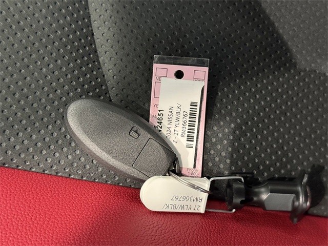 Nissan Z Vehicle Full-screen Gallery Image 22