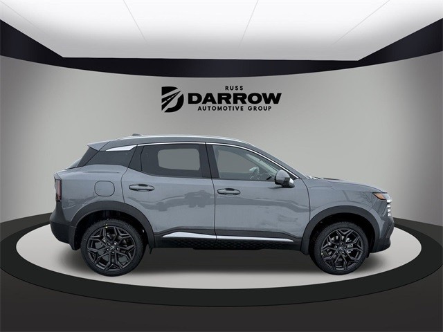 Nissan Kicks Vehicle Full-screen Gallery Image 4