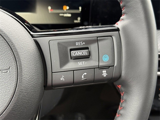 Nissan Kicks Vehicle Full-screen Gallery Image 16