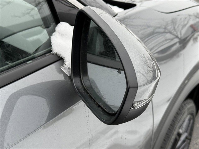 Nissan Kicks Vehicle Full-screen Gallery Image 23