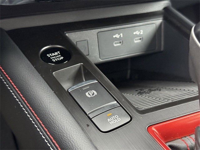 Nissan Kicks Vehicle Full-screen Gallery Image 29