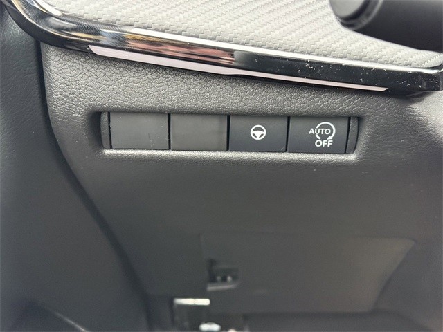 Nissan Kicks Vehicle Full-screen Gallery Image 31