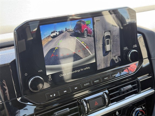 Nissan Pathfinder Vehicle Full-screen Gallery Image 20