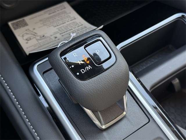 Nissan Pathfinder Vehicle Full-screen Gallery Image 22