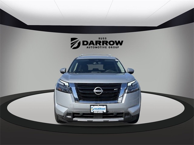 Nissan Pathfinder Vehicle Full-screen Gallery Image 2