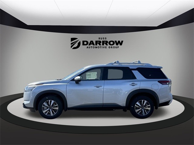 Nissan Pathfinder Vehicle Full-screen Gallery Image 8