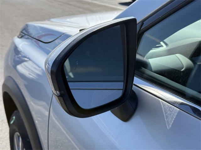 Nissan Pathfinder Vehicle Full-screen Gallery Image 10