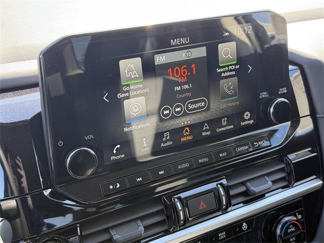 Nissan Pathfinder Vehicle Full-screen Gallery Image 19