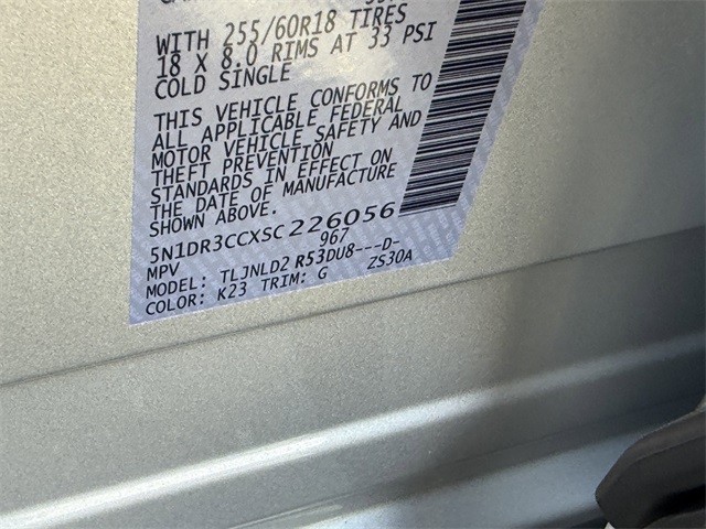 Nissan Pathfinder Vehicle Full-screen Gallery Image 33