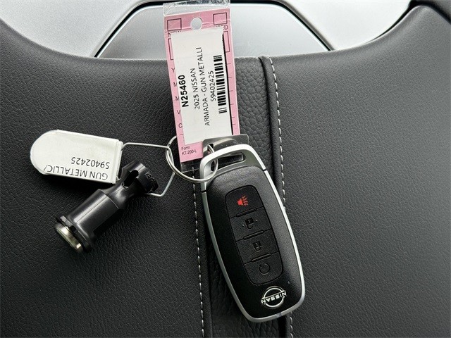 Nissan Armada Vehicle Full-screen Gallery Image 11