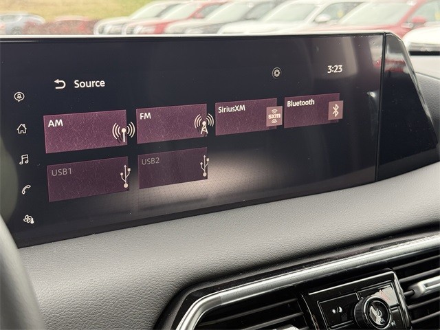 Nissan Armada Vehicle Full-screen Gallery Image 19