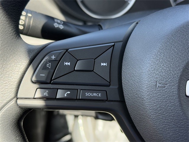 Nissan Versa Vehicle Full-screen Gallery Image 15