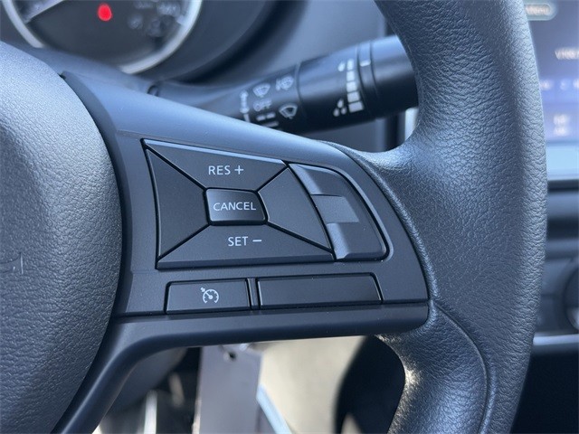 Nissan Versa Vehicle Full-screen Gallery Image 16