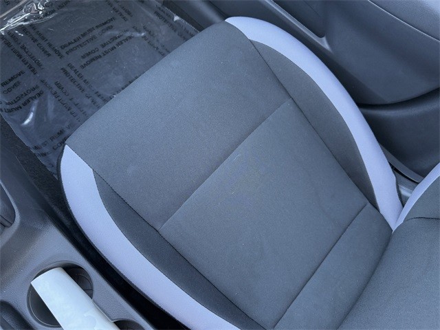 Nissan Versa Vehicle Full-screen Gallery Image 28