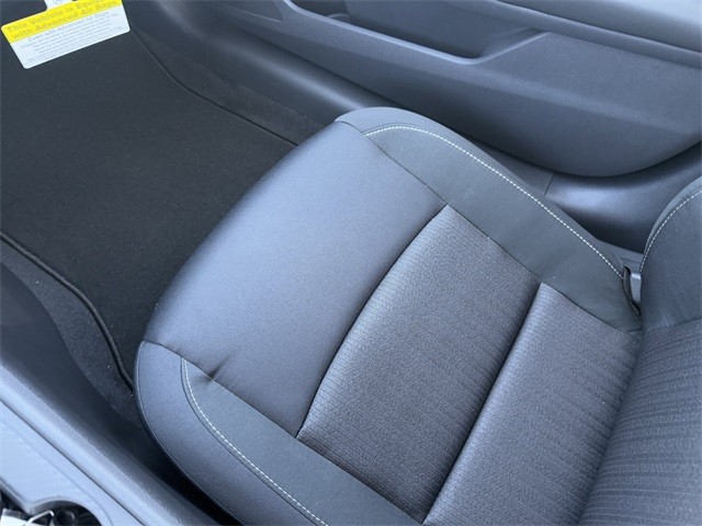 Nissan Altima Vehicle Full-screen Gallery Image 28