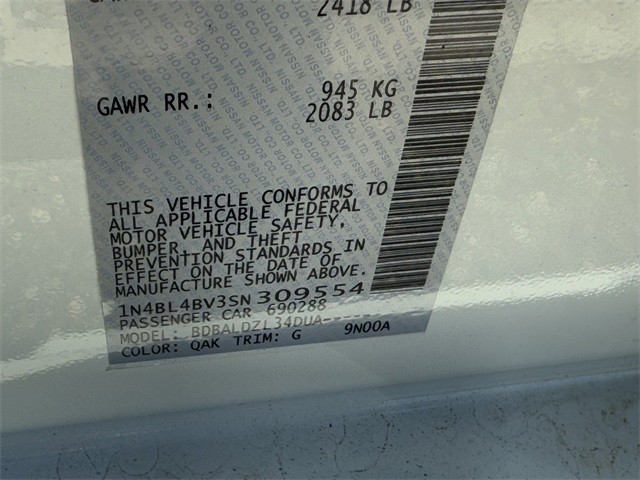 Nissan Altima Vehicle Full-screen Gallery Image 31