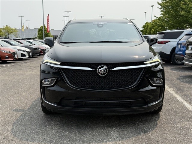 Buick Enclave Vehicle Full-screen Gallery Image 2