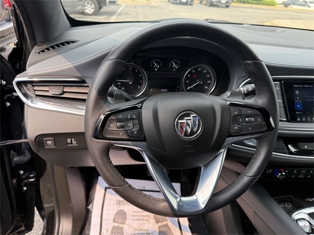 Buick Enclave Vehicle Full-screen Gallery Image 14