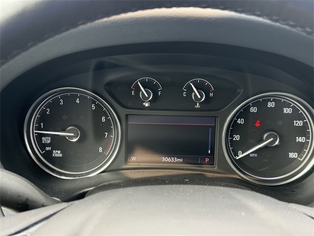 Buick Enclave Vehicle Full-screen Gallery Image 17