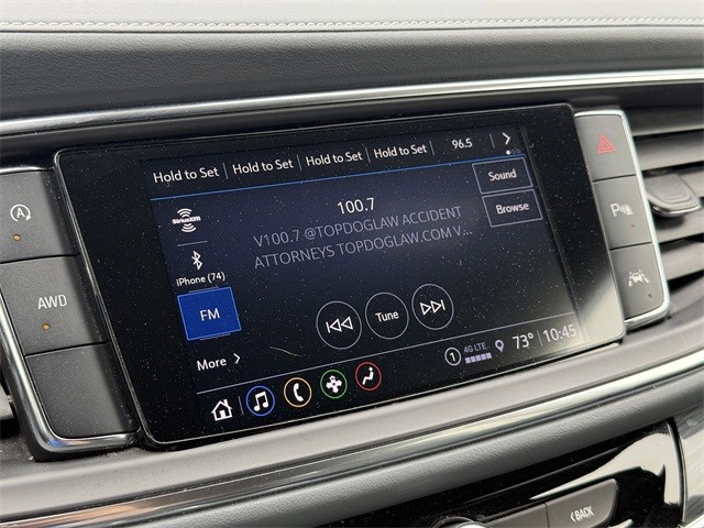 Buick Enclave Vehicle Full-screen Gallery Image 18