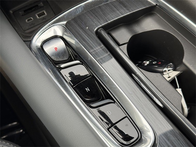 Buick Enclave Vehicle Full-screen Gallery Image 22