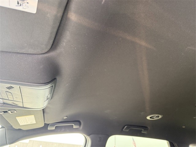 Buick Enclave Vehicle Full-screen Gallery Image 28