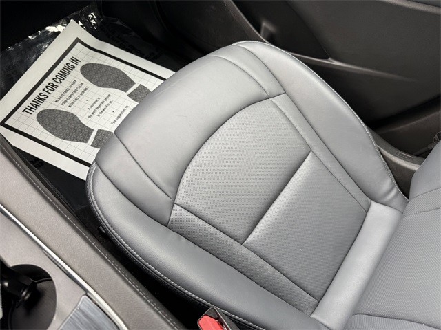 Buick Enclave Vehicle Full-screen Gallery Image 29