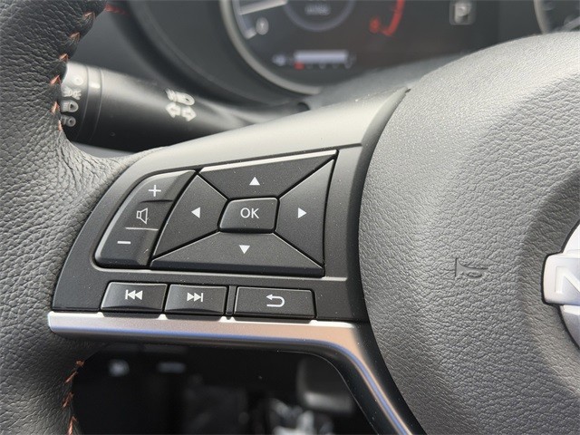 Nissan Versa Vehicle Full-screen Gallery Image 15