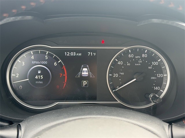 Nissan Versa Vehicle Full-screen Gallery Image 17