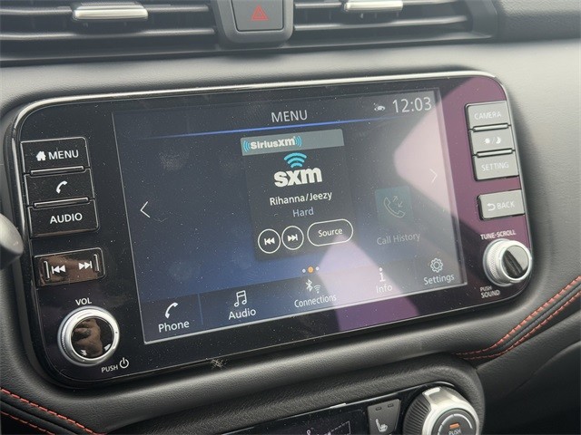 Nissan Versa Vehicle Full-screen Gallery Image 19