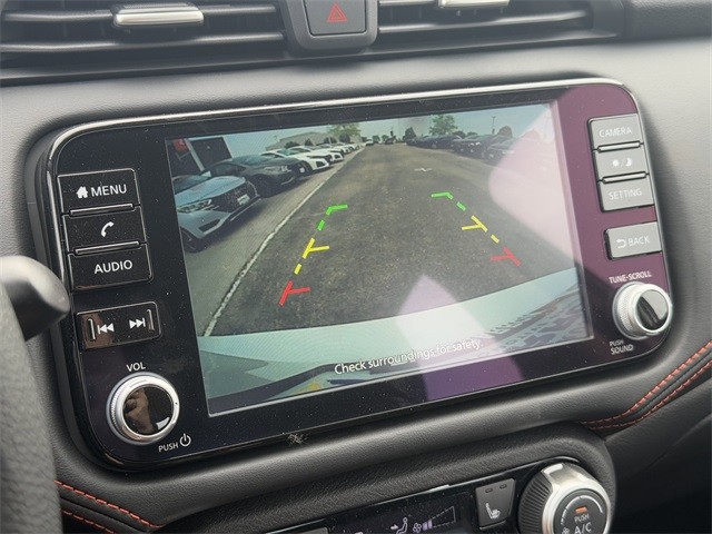 Nissan Versa Vehicle Full-screen Gallery Image 20