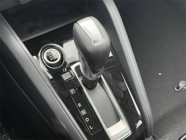 Nissan Versa Vehicle Full-screen Gallery Image 22