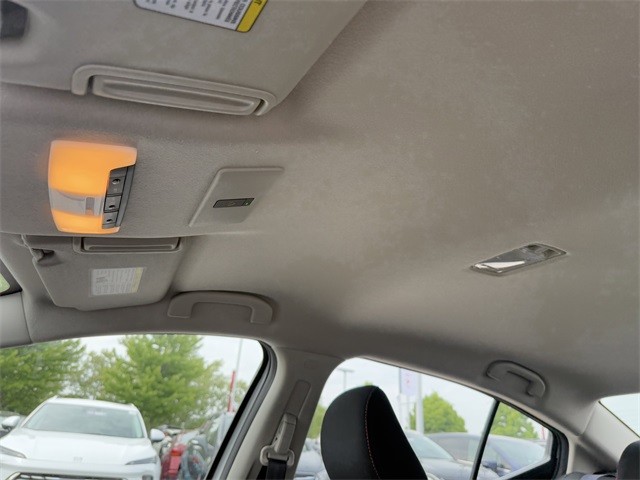 Nissan Versa Vehicle Full-screen Gallery Image 27