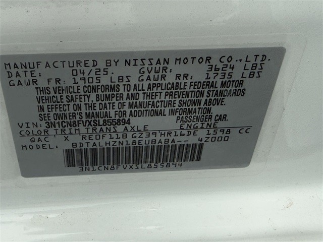 Nissan Versa Vehicle Full-screen Gallery Image 31