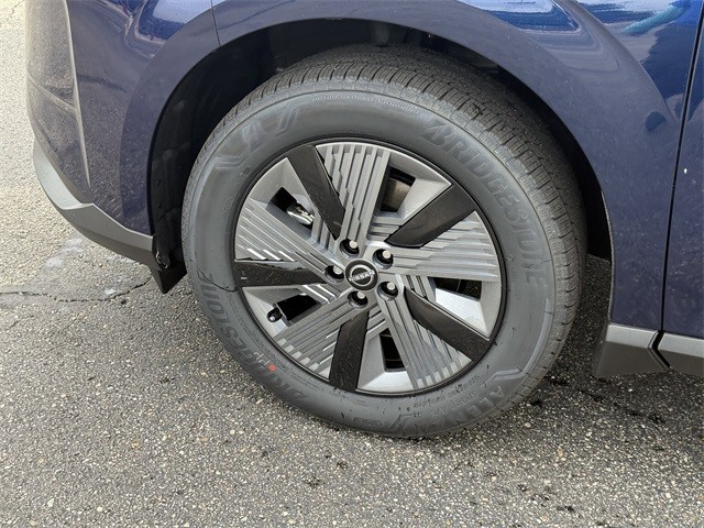 Nissan Murano Vehicle Full-screen Gallery Image 9