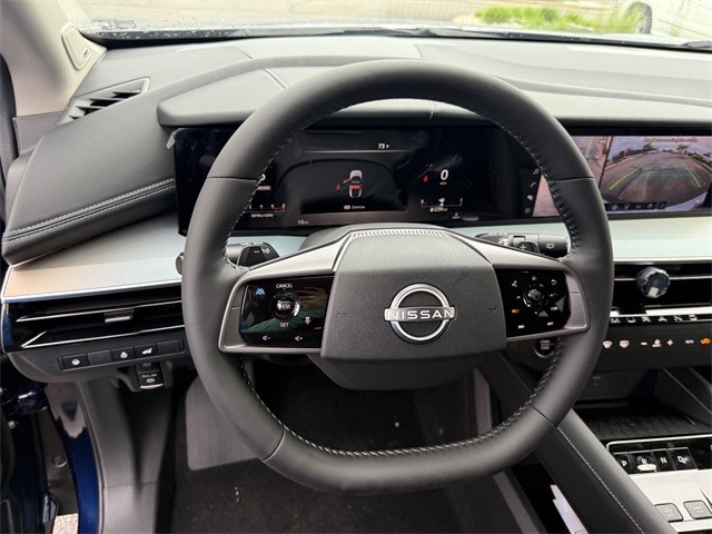 Nissan Murano Vehicle Full-screen Gallery Image 14