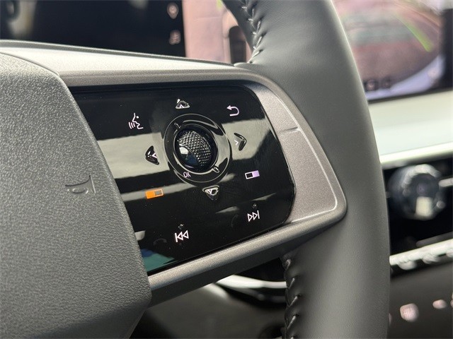 Nissan Murano Vehicle Full-screen Gallery Image 16