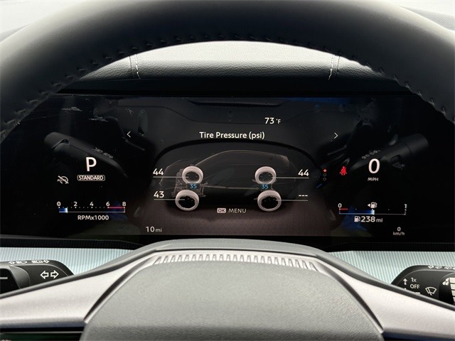 Nissan Murano Vehicle Full-screen Gallery Image 17