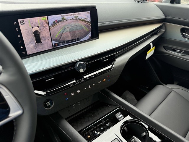 Nissan Murano Vehicle Full-screen Gallery Image 21