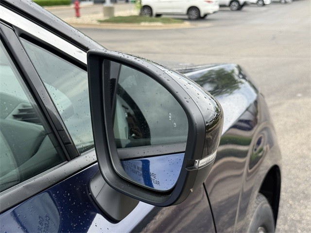 Nissan Murano Vehicle Full-screen Gallery Image 23