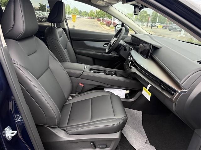 Nissan Murano Vehicle Full-screen Gallery Image 24