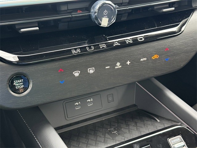 Nissan Murano Vehicle Full-screen Gallery Image 29